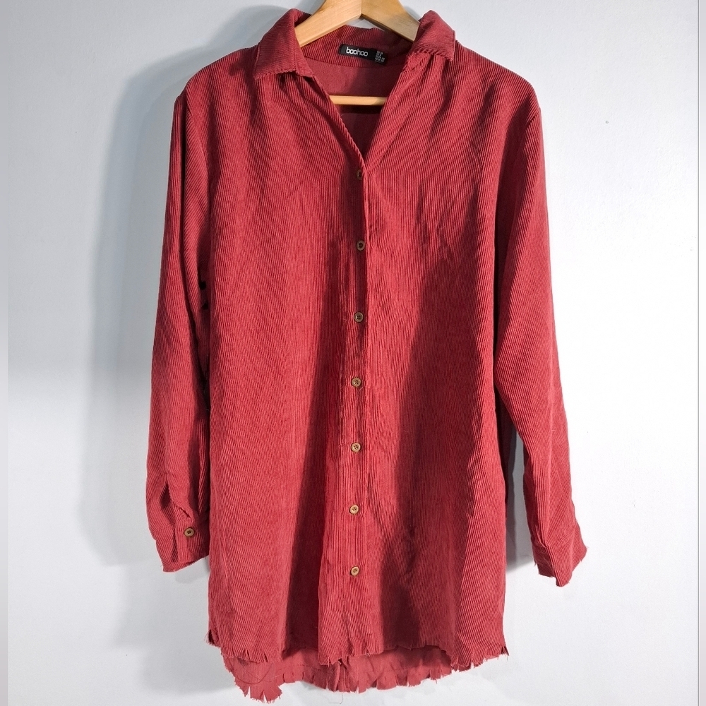 Boohoo Deep Red Corduroy Button-Down Relaxed Shirt Womens Distressed Hem Size 8